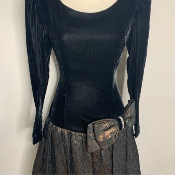 Rimini Black Vintage Velvet and Metallic Bubble Skirt Dress - Picture 8 of 16